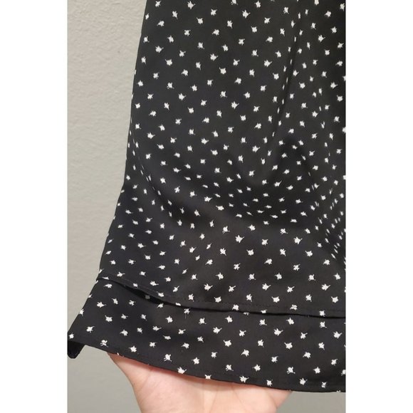 ANN TAYLOR Black and White Sleveeless Blouse - Picture 3 of 3